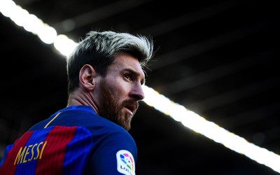 9博热评-三笘薰又造红牌